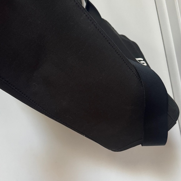 Marc Jacobs Black The Travel Bag Tote - Picture 9 of 9